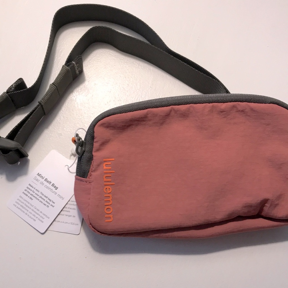 Lululemon briar rose pink belt bag new with tags